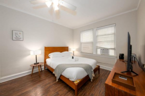 Historic HP Studio with Fast Transit to UChicago & DT by Zen Rentals